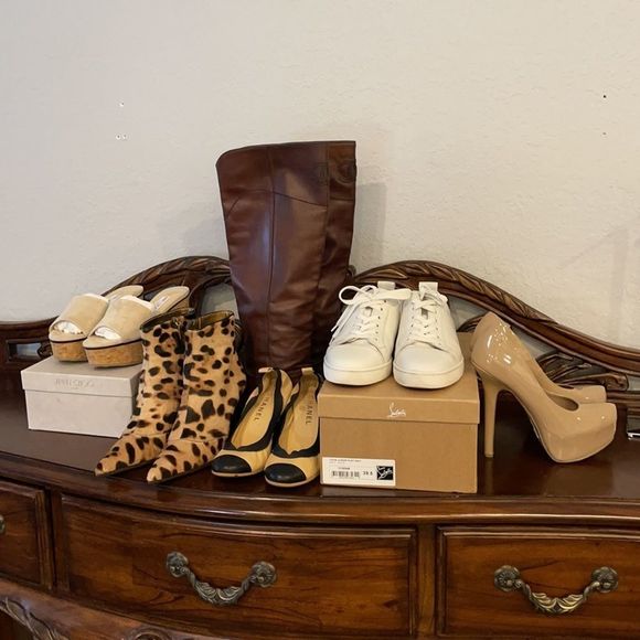 Chanel and Lux Bags - Some still available - see closet! Don’t miss out! 😘 - Picture 4 of 15